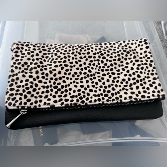 Cheetah print clutch bag with removable strap - Picture 3 of 6